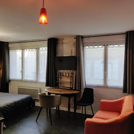 M - Lavaloc * Laval (Mayenne)